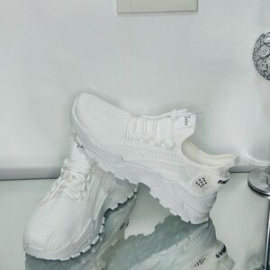 Stylish White Women's Sneakers